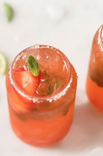 Overhead photo of a refreshing strawberry mojito.
