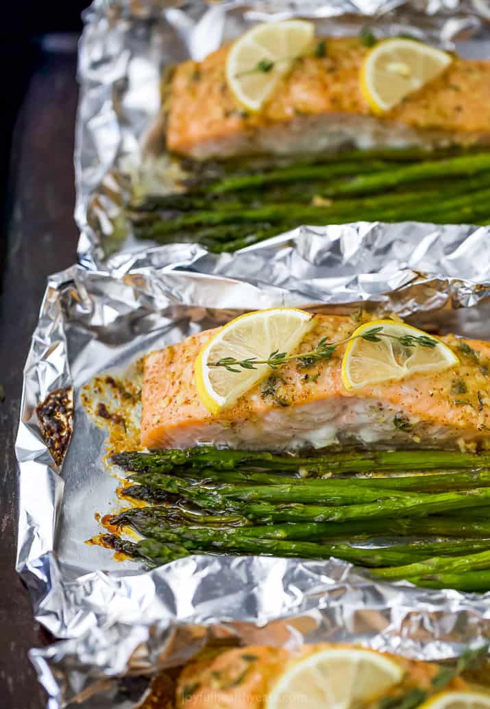 baked salmon with asparagus in a foil packet