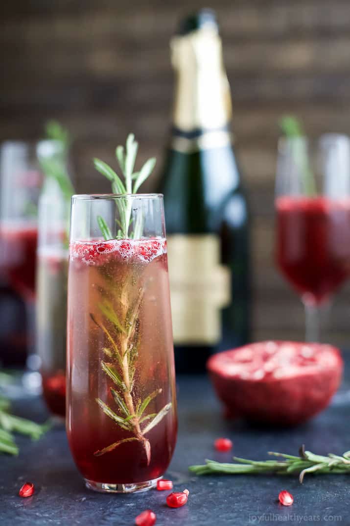 4 Ingredient Sparkling Pomegranate Mimosas are a fun cocktail to start your weekend with! Perfect for the holidays, great for brunch or a girls weekend! | joyfulhealthyeats.com 