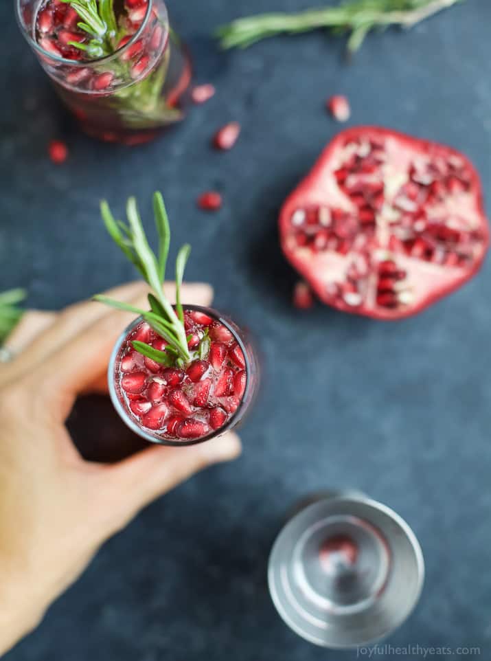 4 Ingredient Sparkling Pomegranate Mimosas are a fun cocktail to start your weekend with! Perfect for the holidays, great for brunch or a girls weekend! | joyfulhealthyeats.com 