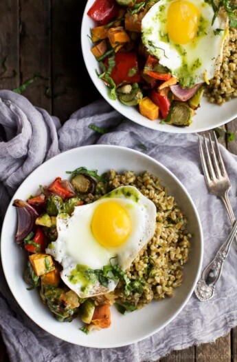 Harvest Roasted Vegetable Grain Bowls - a healthy, filling, fall inspired dinner recipe packed with nutrients and bursting with flavor! You'll love the dressing the farro is tossed with! | joyfulhealthyeats.com #vegetarian