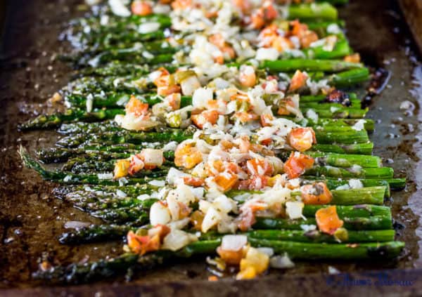 Look no further with the ULTIMATE Holiday Guide for Thanksgiving! This Turkey Day roundup has 45+ Thanksgiving recipes to ensure that you have the BEST and most flavorful feast around! | joyfulhealthyeats.com
