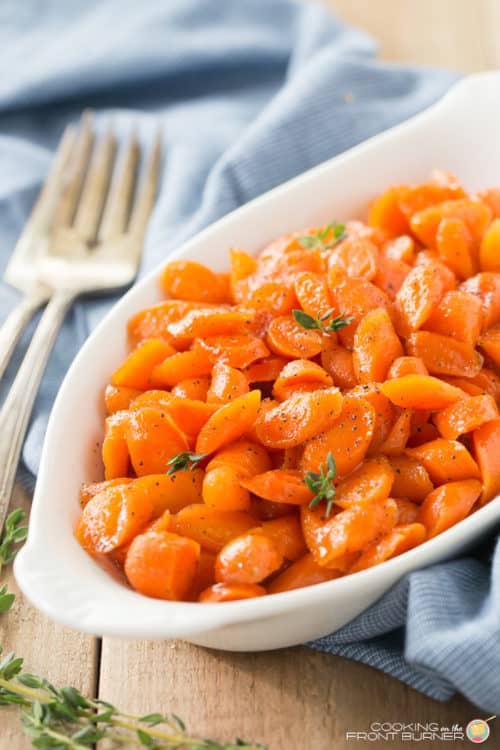 Look no further with the ULTIMATE Holiday Guide for Thanksgiving! This Turkey Day roundup has 45+ Thanksgiving recipes to ensure that you have the BEST and most flavorful feast around! | joyfulhealthyeats.com
