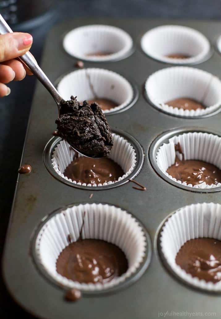 THIN MINT OREO BITES, an easy 3 ingredient Christmas treat that will be a crowd favorite this Holiday Season! | joyfulhealthyeats.com