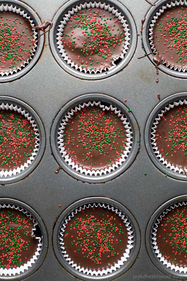 THIN MINT OREO BITES, an easy 3 ingredient Christmas treat that will be a crowd favorite this Holiday Season! | joyfulhealthyeats.com