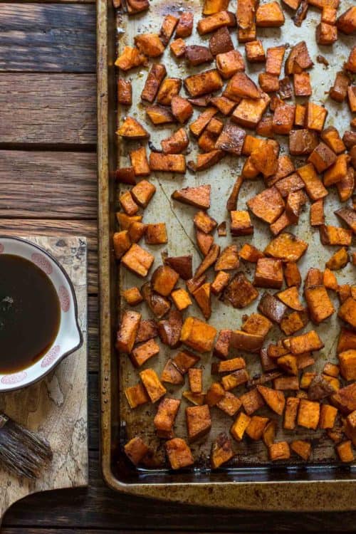 Look no further with the ULTIMATE Holiday Guide for Thanksgiving! This Turkey Day roundup has 45+ Thanksgiving recipes to ensure that you have the BEST and most flavorful feast around! | joyfulhealthyeats.com