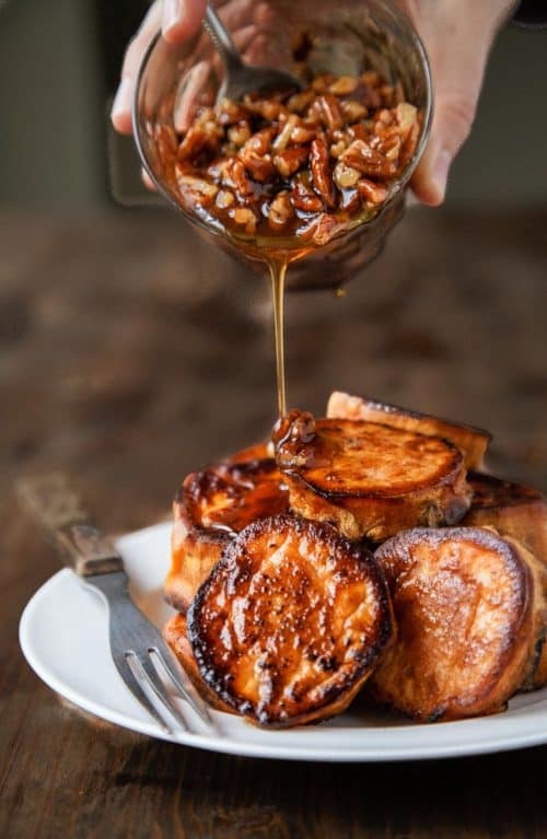 Look no further with the ULTIMATE Holiday Guide for Thanksgiving! This Turkey Day roundup has 45+ Thanksgiving recipes to ensure that you have the BEST and most flavorful feast around! | joyfulhealthyeats.com