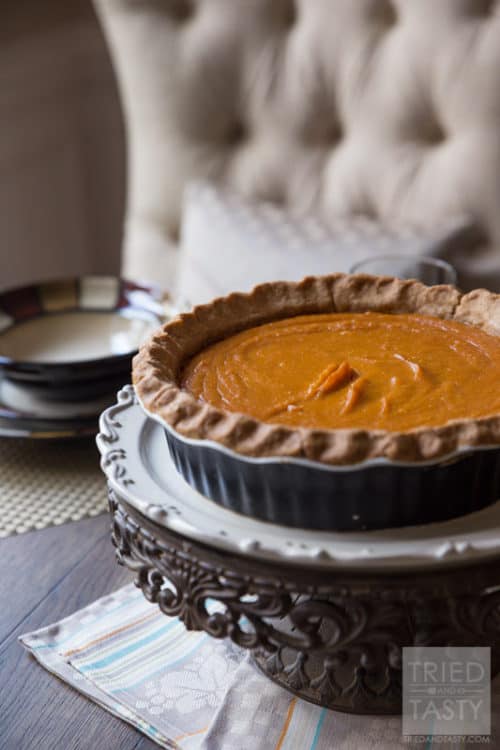 Look no further with the ULTIMATE Holiday Guide for Thanksgiving! This Turkey Day roundup has 45+ Thanksgiving recipes to ensure that you have the BEST and most flavorful feast around! | joyfulhealthyeats.com