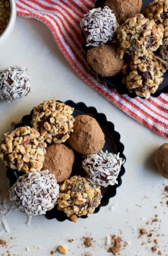 You're just 4 ingredients away from these PALEO CHOCOLATE ESPRESSO TRUFFLES. Creamy, silky, smooth chocolate - you want these on your cookie platter this holiday season! | joyfulhealthyeats.com | Gluten Free Recipes | Cookie Recipes