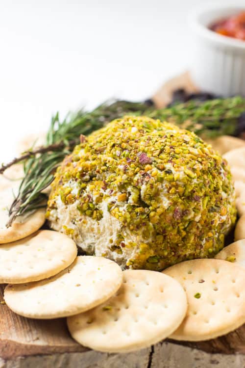 Ensure you have the BEST Holiday Party around with these fun Party Recipes. From festive cocktails to sweet desserts and quick easy appetizers! Your one stop shop! | joyfulhealthyeats.com