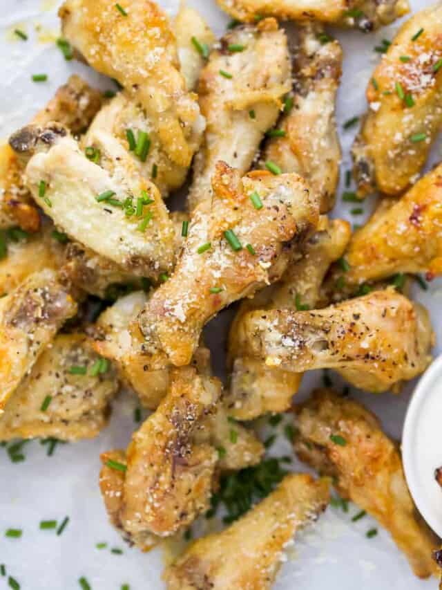 crispy garlic parmesan baked chicken wings