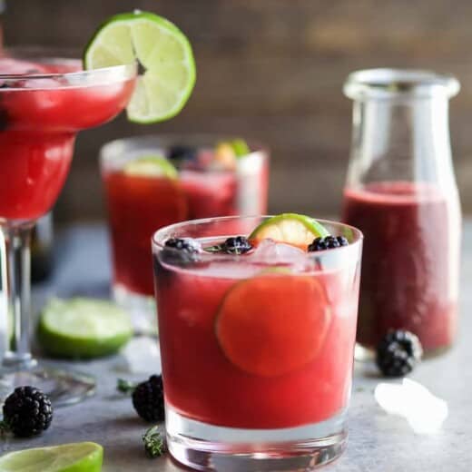 THYME BLACKBERRY MARGARITAS, as gorgeous as they are delicious! This is one smooth margarita with a hint of citrus, blackberry flavor and subtle notes of fresh thyme! You're gonna fall in love! | joyfulhealthyeats.com