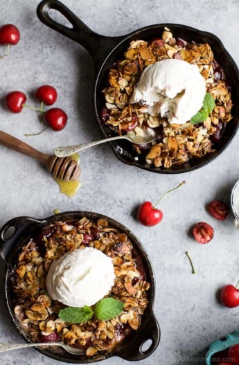 Gluten Free Cherry Crisp using fresh cherries, honey, and almonds! The ultimate HEALTHY cherry crisp recipe, the perfect dessert recipe for the spring and summer months! | #ad @simpletruth