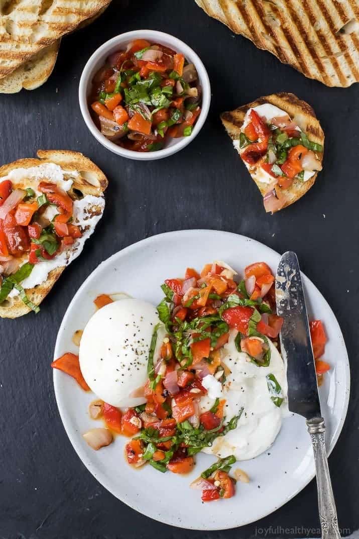 Roasted Red Pepper Bruschetta with Burrata - an easy summer appetizer that's light and fresh! Guaranteed to wow the crowd! I mean, who doesn't like creamy burrata! | grilling recipes