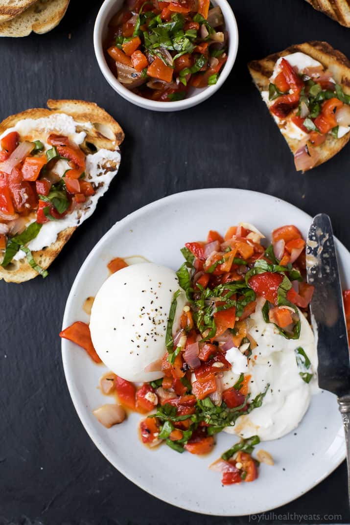 Roasted Red Pepper Bruschetta with Burrata - an easy summer appetizer that's light and fresh! Guaranteed to wow the crowd! I mean, who doesn't like creamy burrata! | grilling recipes