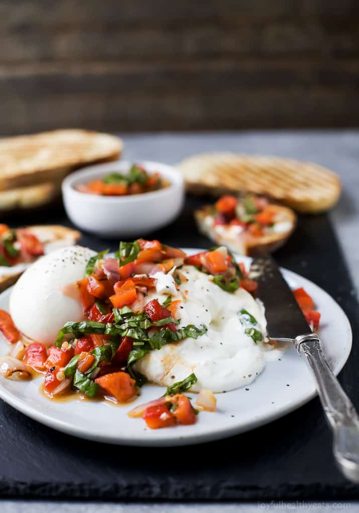 Roasted Red Pepper Bruschetta with Burrata - an easy summer appetizer that's light and fresh! Guaranteed to wow the crowd! I mean, who doesn't like creamy burrata! | grilling recipes