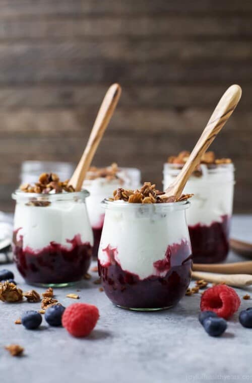 Fresh Yogurt Parfait with a Mixed Berry Compote and crunchy vanilla almond granola - an easy breakfast that's kid friendly! #ad #UndeniablyDairy @DairyGood