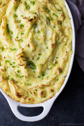 Sour Cream & Chive Mashed Potatoes - creamy, thick and filled with garlic and chive flavor! The perfect mashed potatoes for this holiday season - they are a staple at our house! #ad #UndeniablyDairy @DairyGood