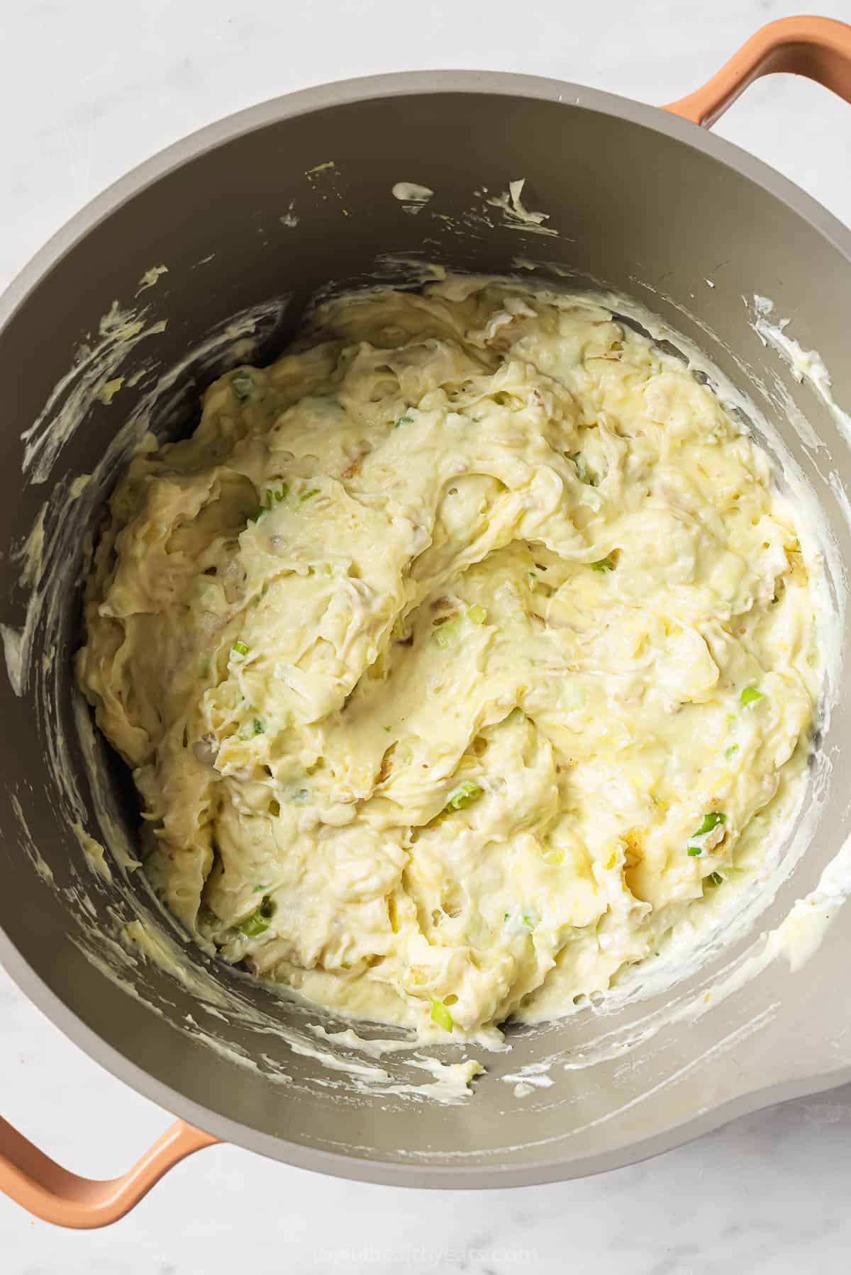 Mashed potatoes in a bowl. 