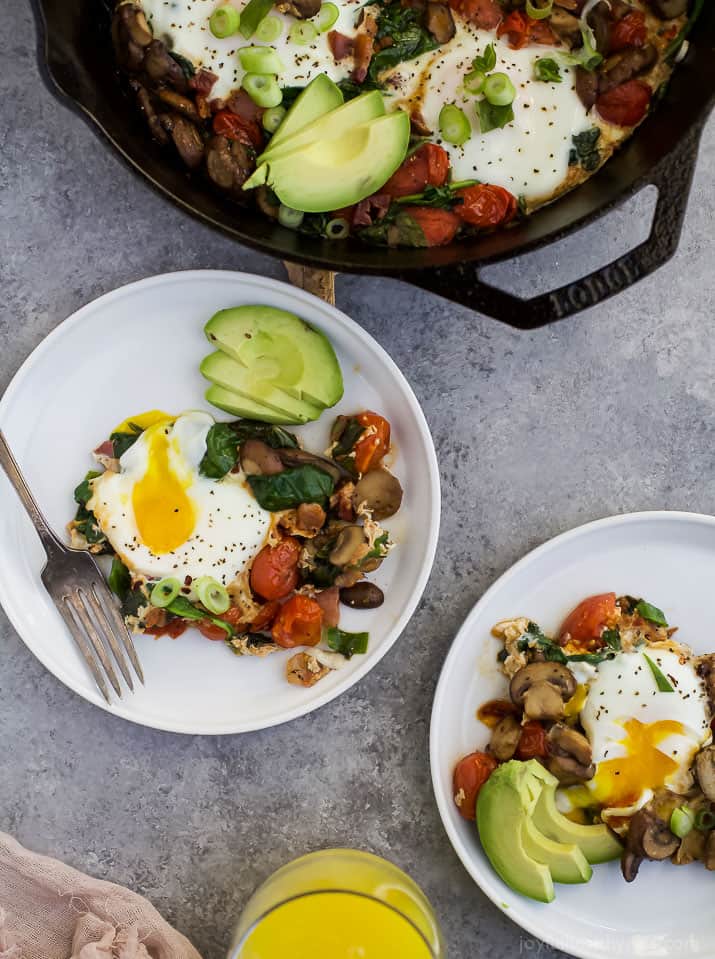 An easy gluten free Spinach Mushroom Breakfast Skillet that comes together in less than 30 minutes! This Breakfast Skillet is loaded with fiber, protein and flavor your family will love. Perfect for brunch or dinner!