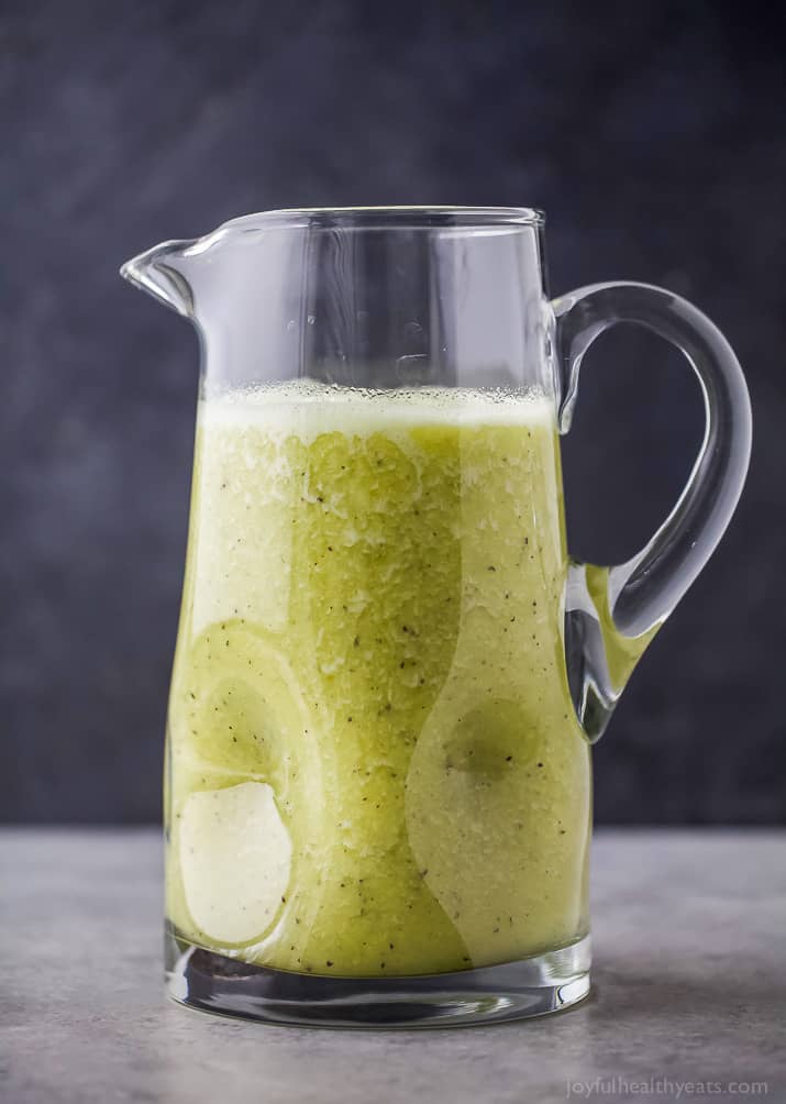 Refreshing Kiwi Pineapple Agua Fresca made with only 3 ingredients and refined sugar free. This Agua Fresca is the perfect drink for those warmer summer months!