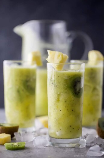 Refreshing Kiwi Pineapple Agua Fresca made with only 3 ingredients and refined sugar free. This Agua Fresca is the perfect drink for those warmer summer months!