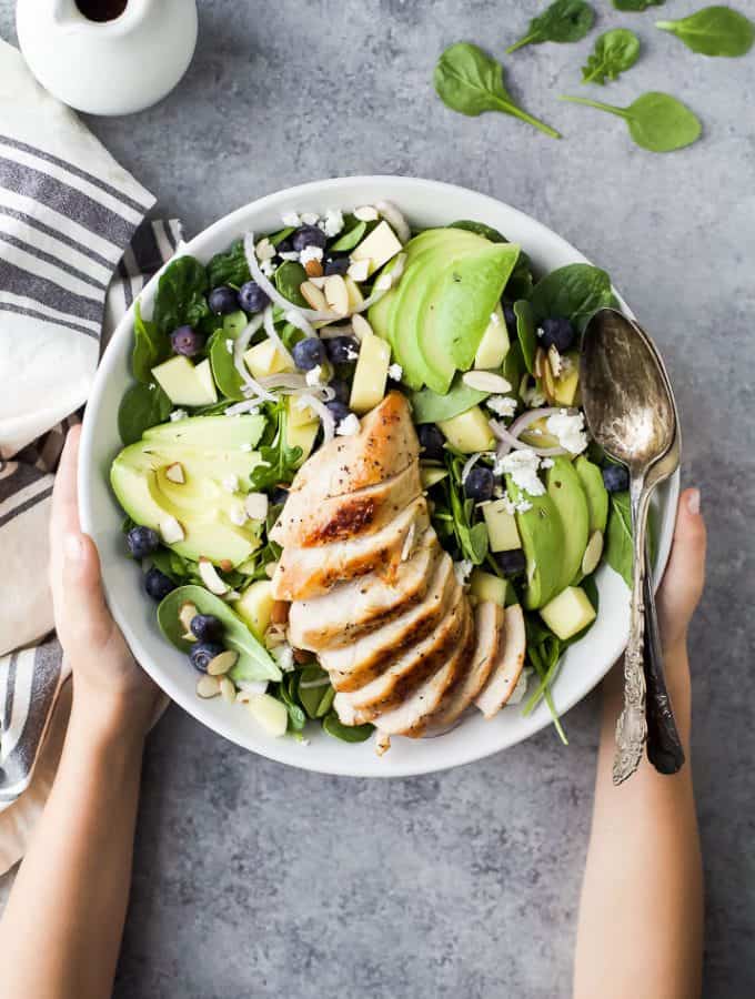Easy Grilled Avocado Mango Chicken Salad a refreshing healthy salad perfect for the summer! A light 30 minute meal loaded with nutrients and flavor!