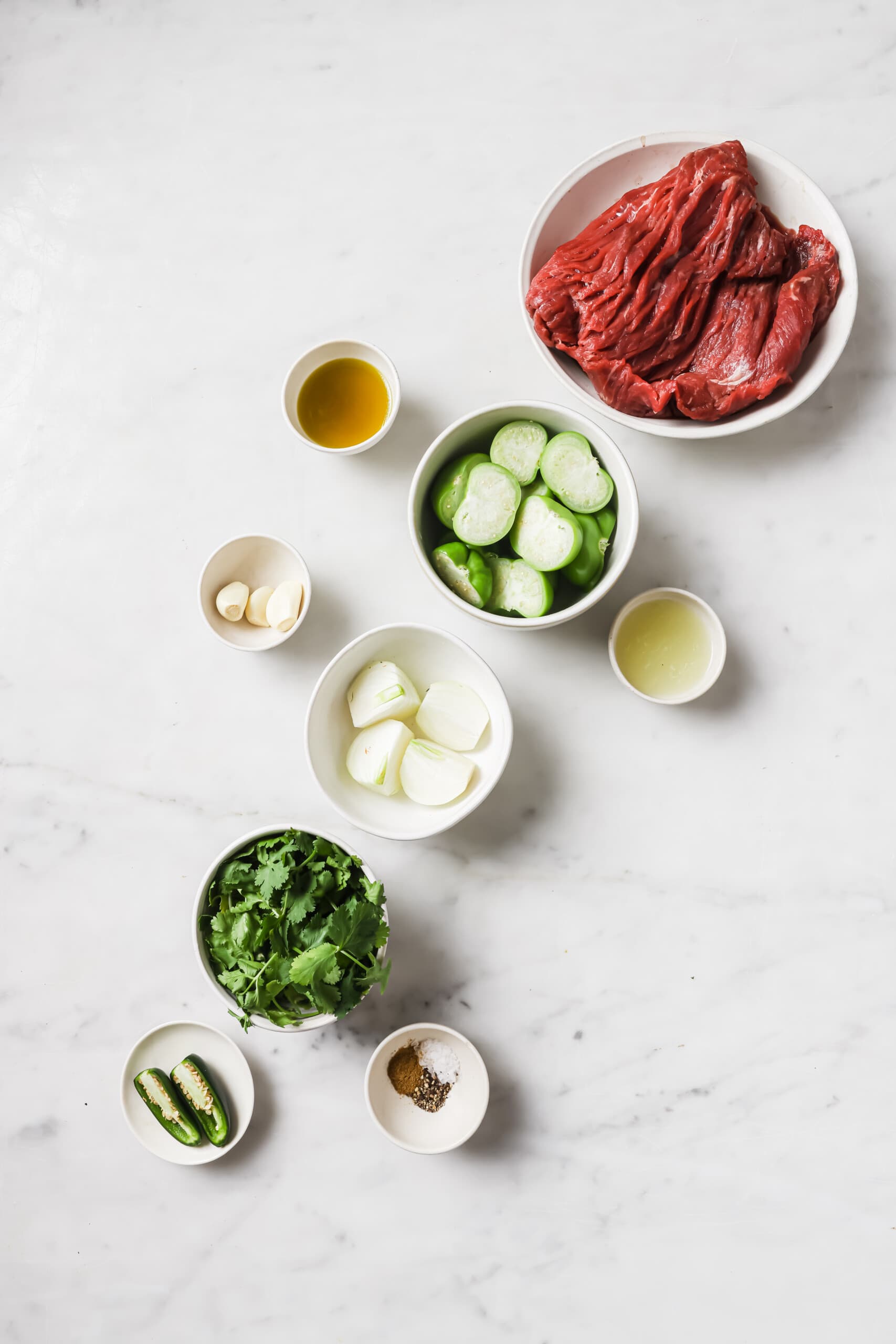 This easy carne asada recipe with salsa verde will be your new favorite Mexican dinner. Easy to make and super juicy, it's the perfect dish! Ingredients for the carne asada recipe.