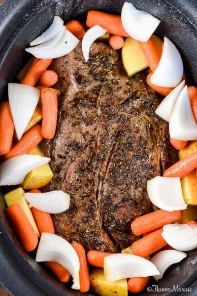 25 of the BEST Easy Crock Pot Recipes you need to make this fall! You'll love how fast and delicious these crock pot recipes are!