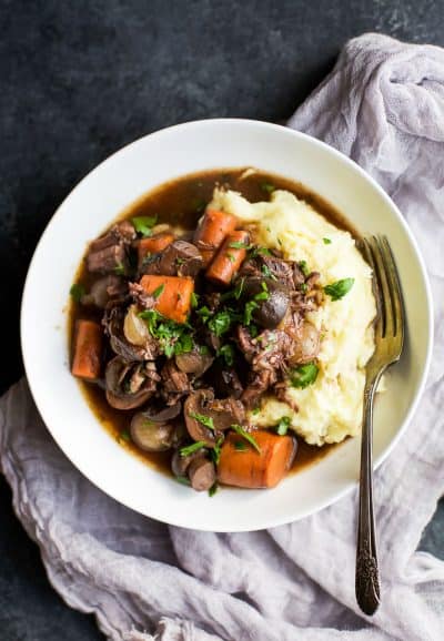 25 of the BEST Easy Crock Pot Recipes you need to make this fall! You'll love how fast and delicious these crock pot recipes are!