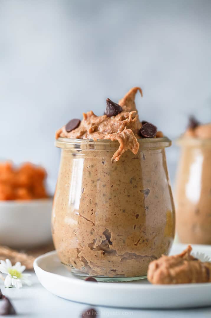 healthy vegan chocolate chip pumpkin cookie dough in a mason jar