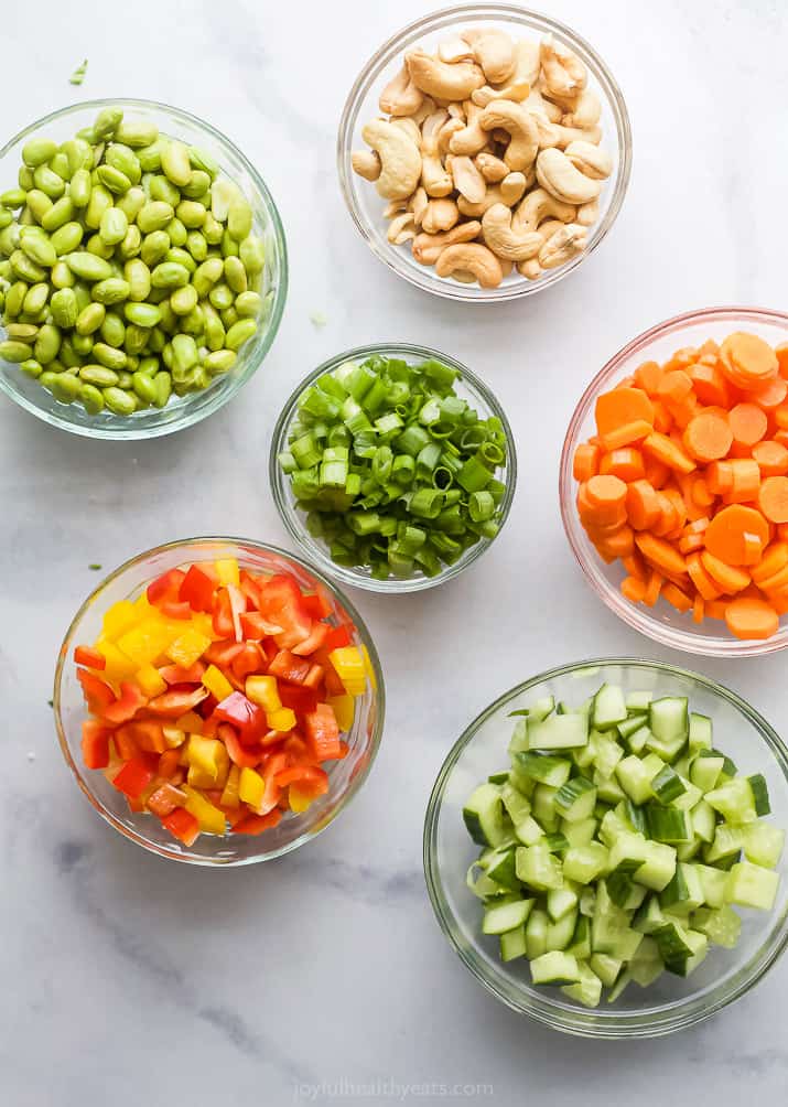 ingredients for the best thai chicken mason jar salad with peanut dressing