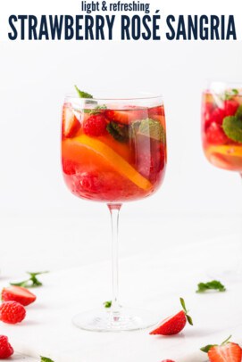 pinterest image for Refre،ng Strawberry Rosé Sangria